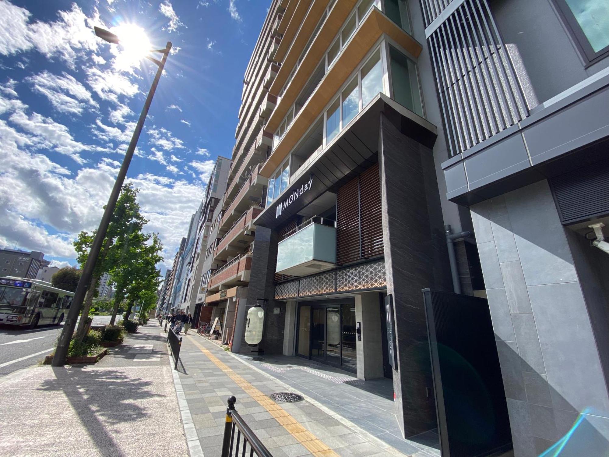Premium Apart Monday Kyoto Gojo — Photos 1